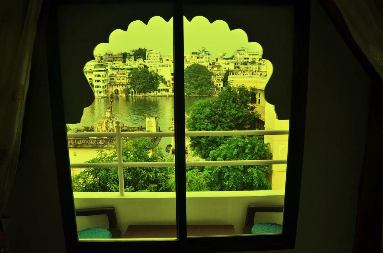 Hotel Shiv Palace Udaipur Exterior photo